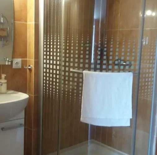 Aster Habitación en casa particular Rewa